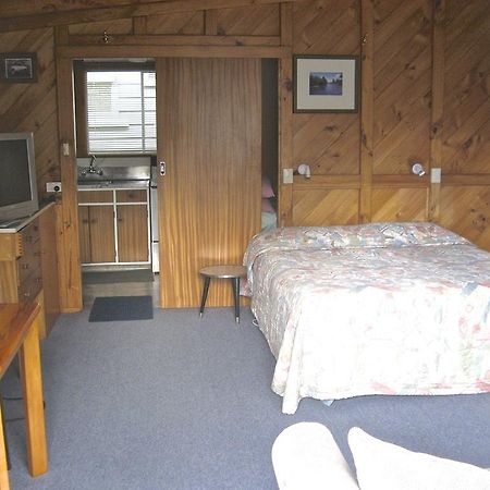 Tongariro River Motel Туранги Екстериор снимка
