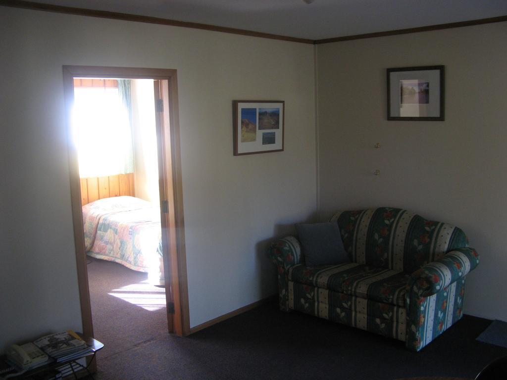 Tongariro River Motel Туранги Екстериор снимка
