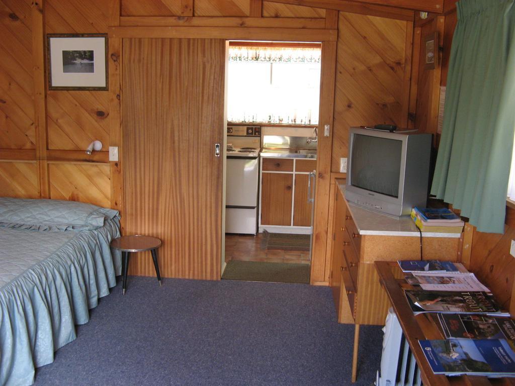 Tongariro River Motel Туранги Стая снимка