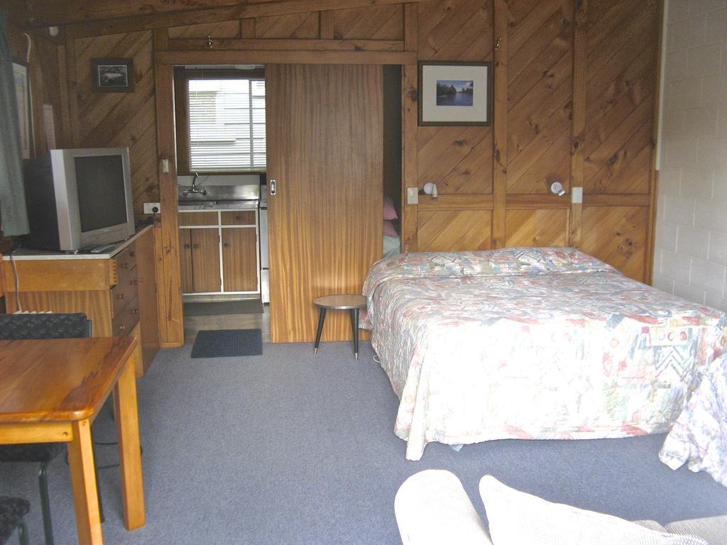 Tongariro River Motel Туранги Екстериор снимка