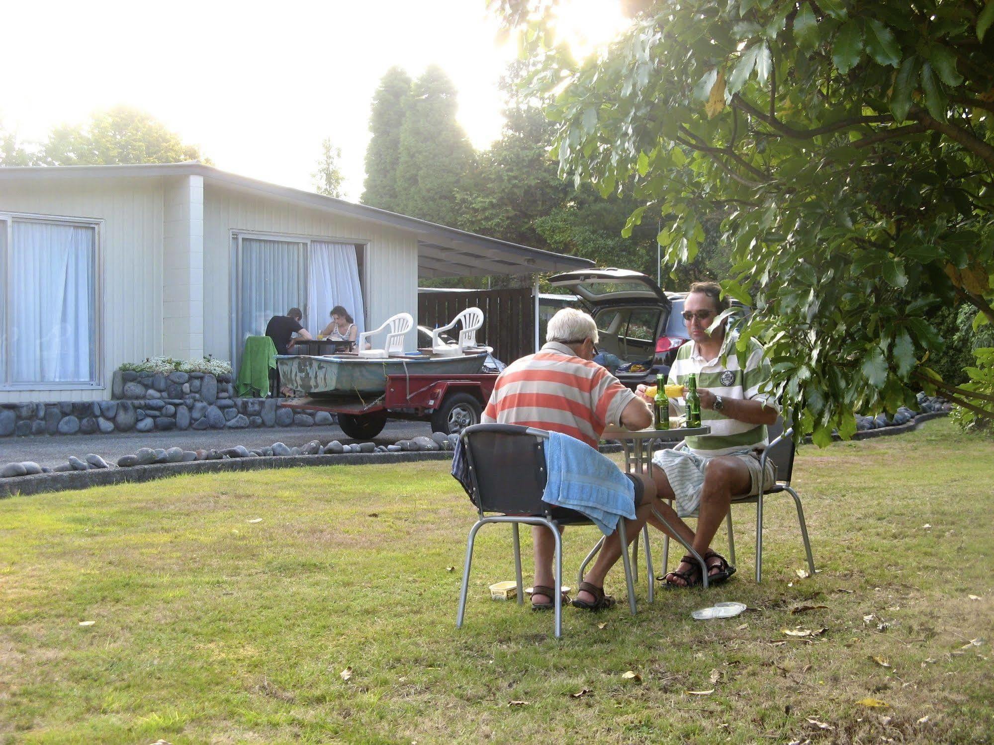 Tongariro River Motel Туранги Екстериор снимка