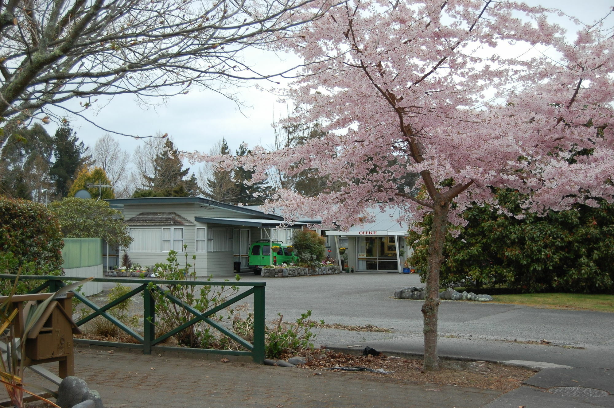 Tongariro River Motel Туранги Екстериор снимка